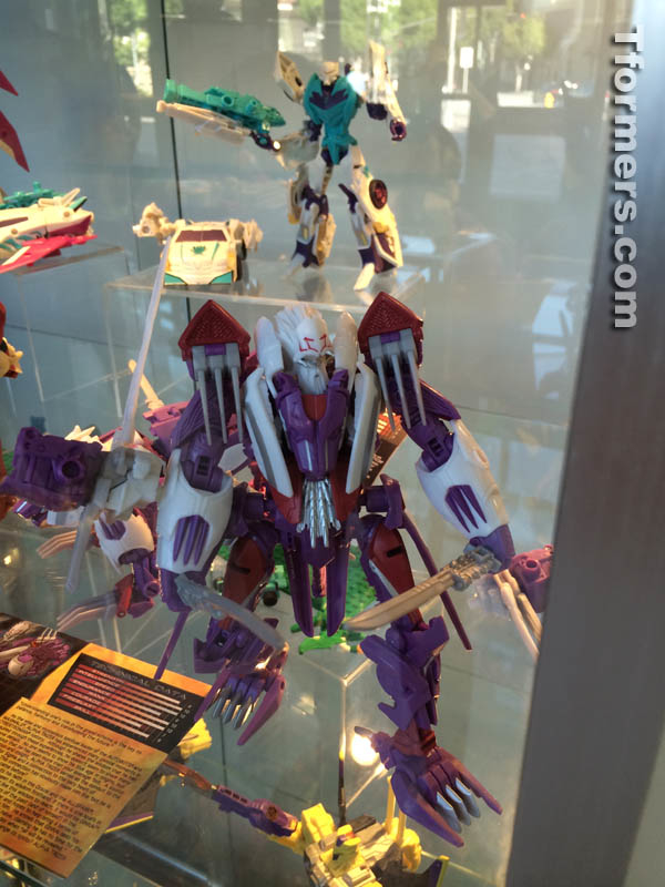 BotCon 2014 Exclusives Previes Alpha Trion More  (1 of 93)